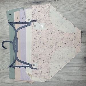 LUCKY BRAND HIPSTERS.